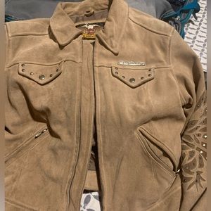 Harley Davidson PreOwned, much loved Women XL Jacket. Amazing fit Size Women XL